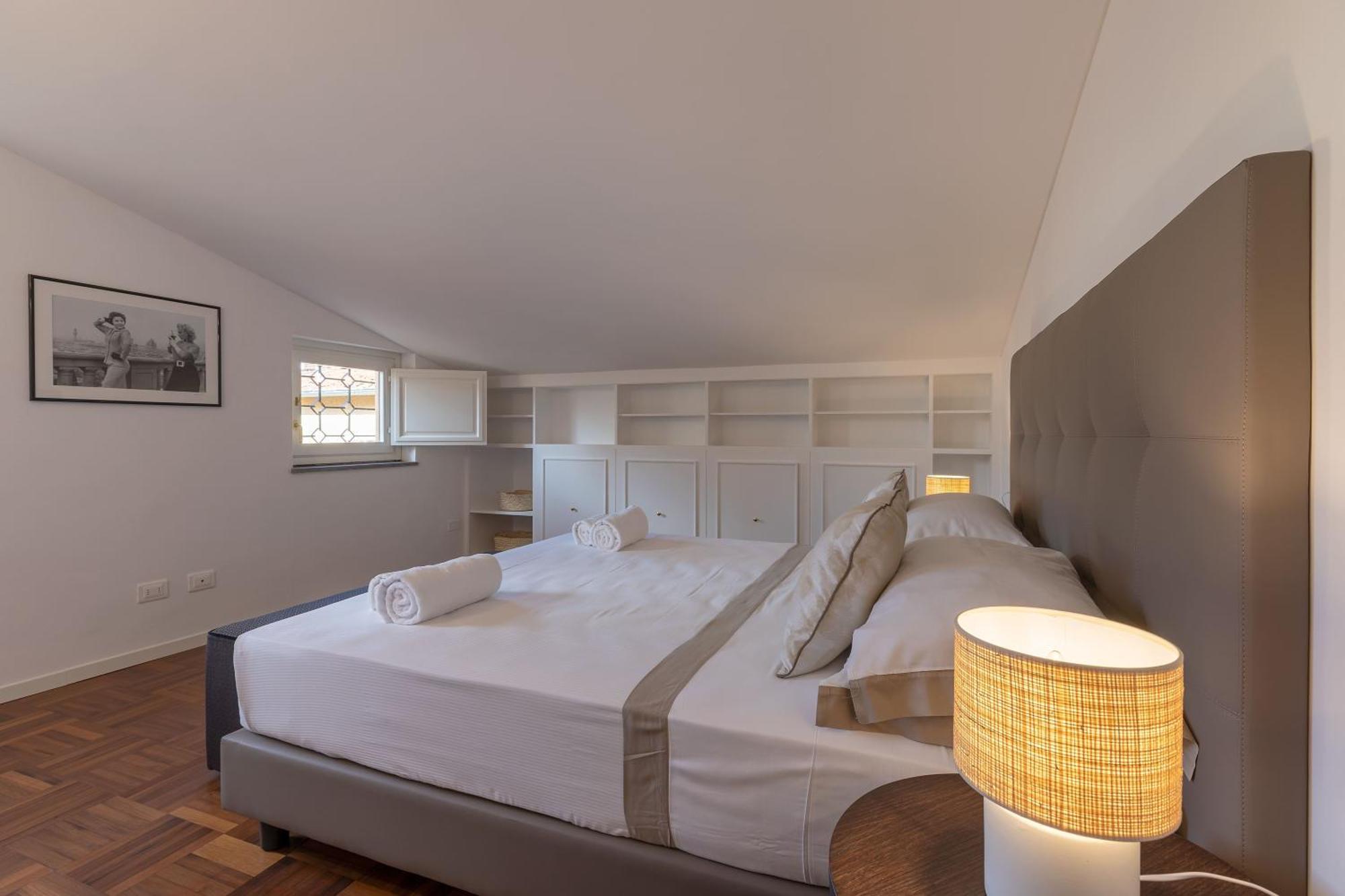 Apartamento Dora Penthouse Uffizi View Florença