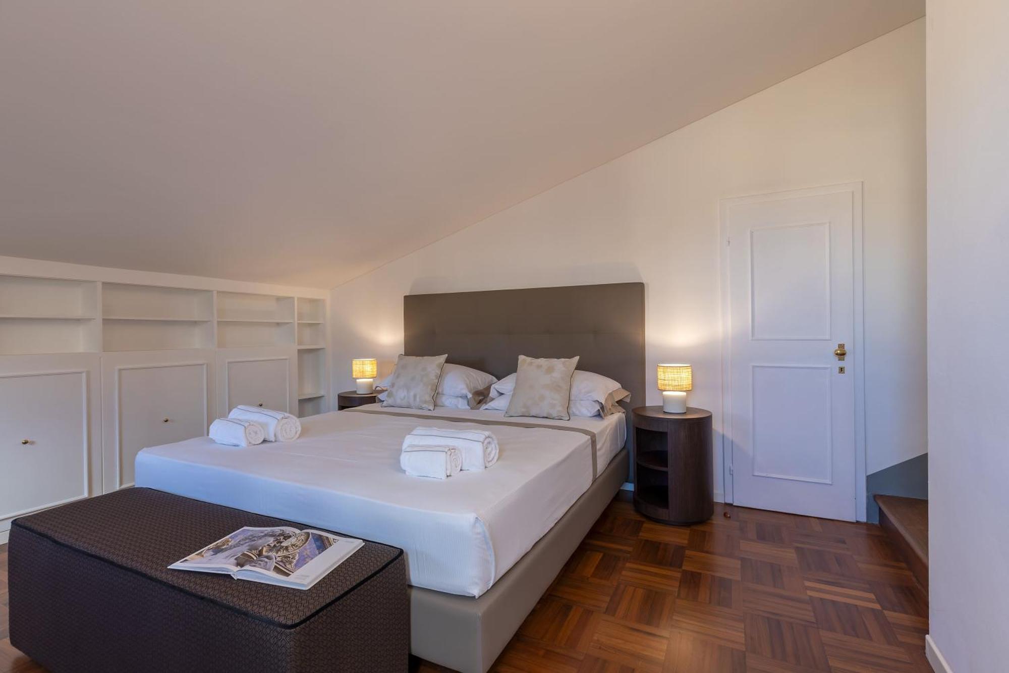 Dora Penthouse Uffizi View Apartment Florenz